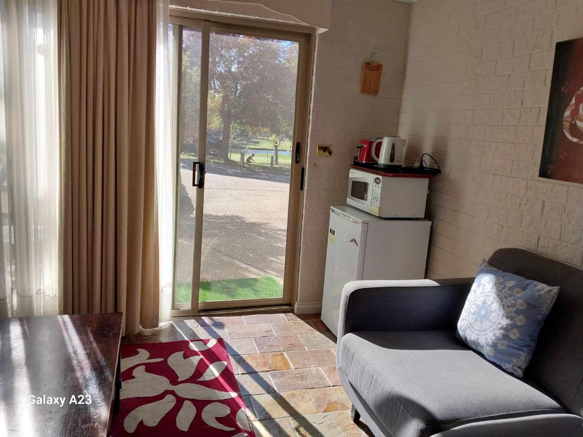 Sweet Home By The Golf Course Canberra Exterior foto